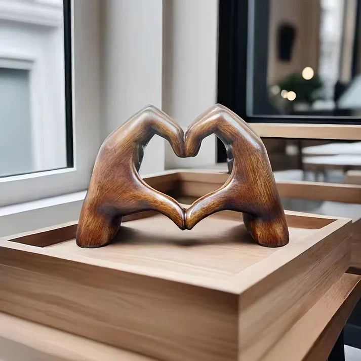 Hjerteformet træskulptur