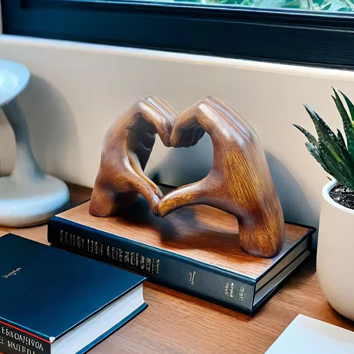 Hjerteformet træskulptur