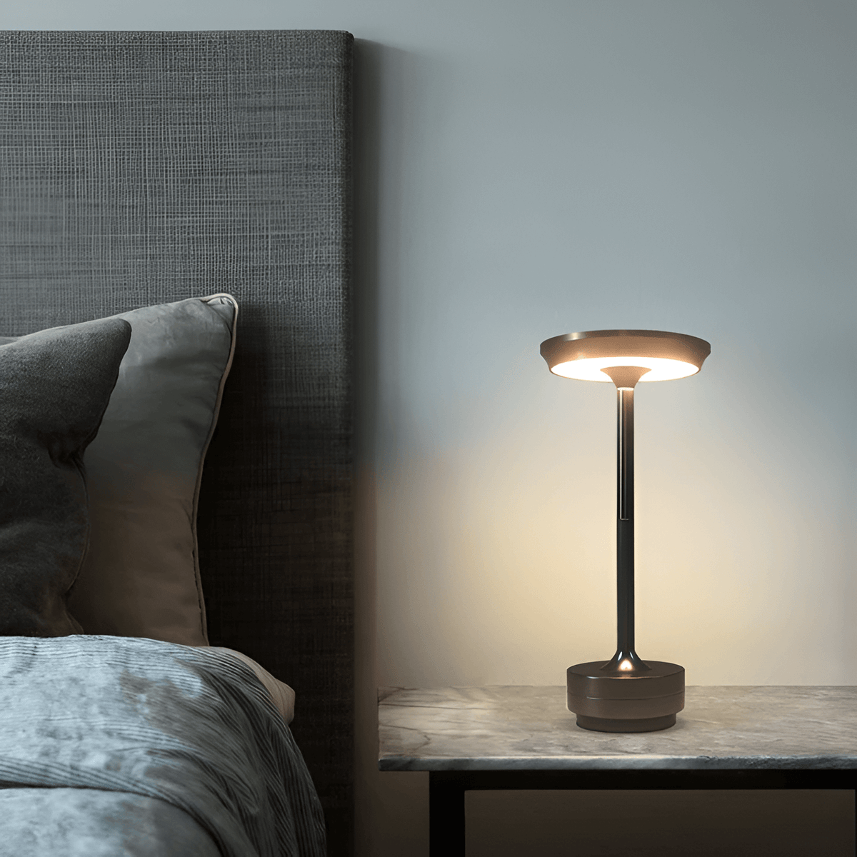 Trådløs bordlampe med touchbetjening, dæmpbar og genopladelig