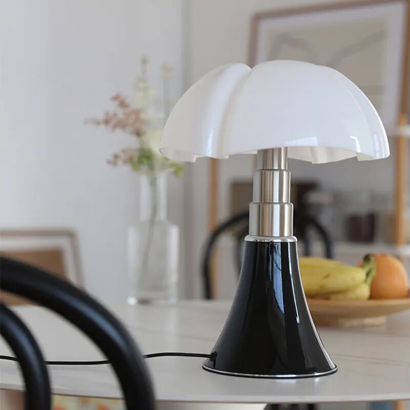 Designbordlampe formet som en blomst