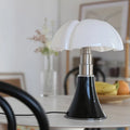 Designbordlampe formet som en blomst