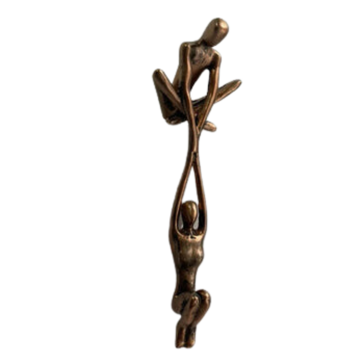 Skulptur i to dele, hvor den ene figur sidder på hyldekanten og holder den anden, bronze eller sort