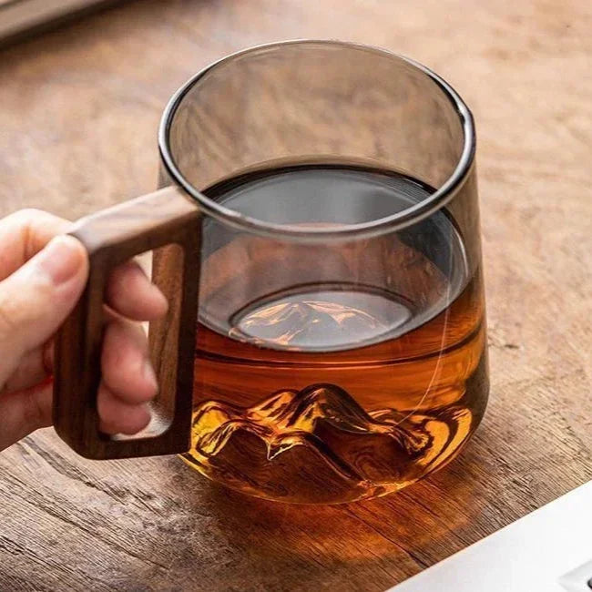 Bjergtinde-kop i dobbeltvægget glas, 300 ml, varmebestandigt borosilikatglas med træhåndtag til kaffe og te
