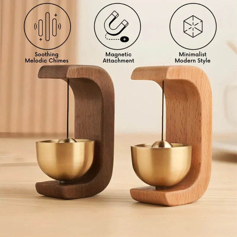 Magnetisk vindspil i træ med hængende klangskål, skandinavisk design