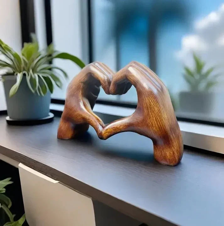Hjerteformet træskulptur