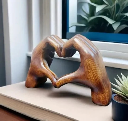 Hjerteformet træskulptur
