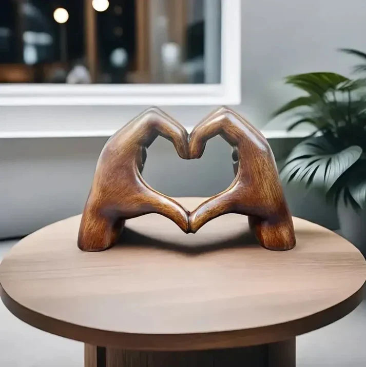 Hjerteformet træskulptur