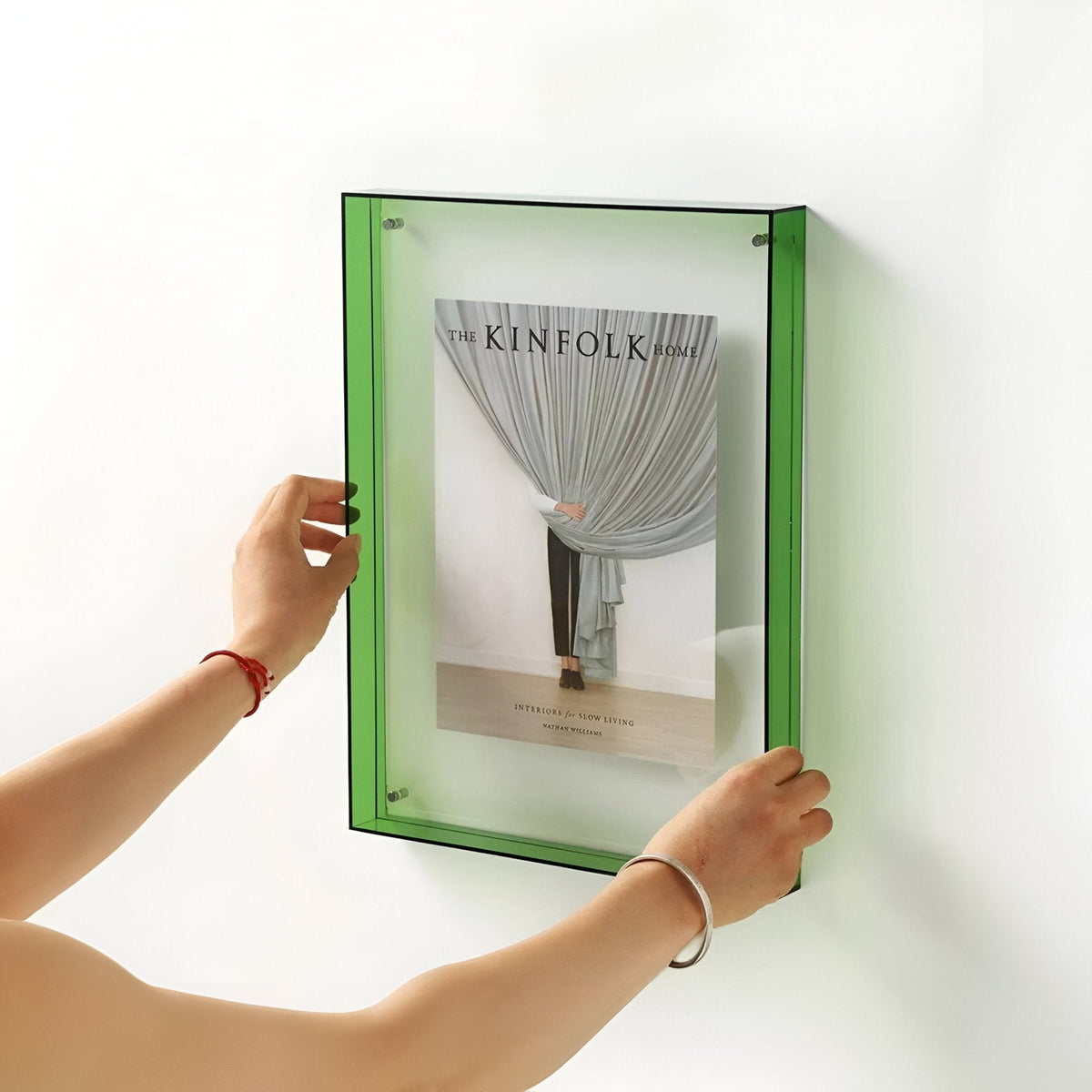 Minimalistisk transparent fotoramme i akryl, stående eller hængende, A4 og A5, moderne skandinavisk design