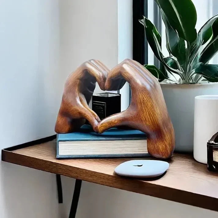Hjerteformet træskulptur