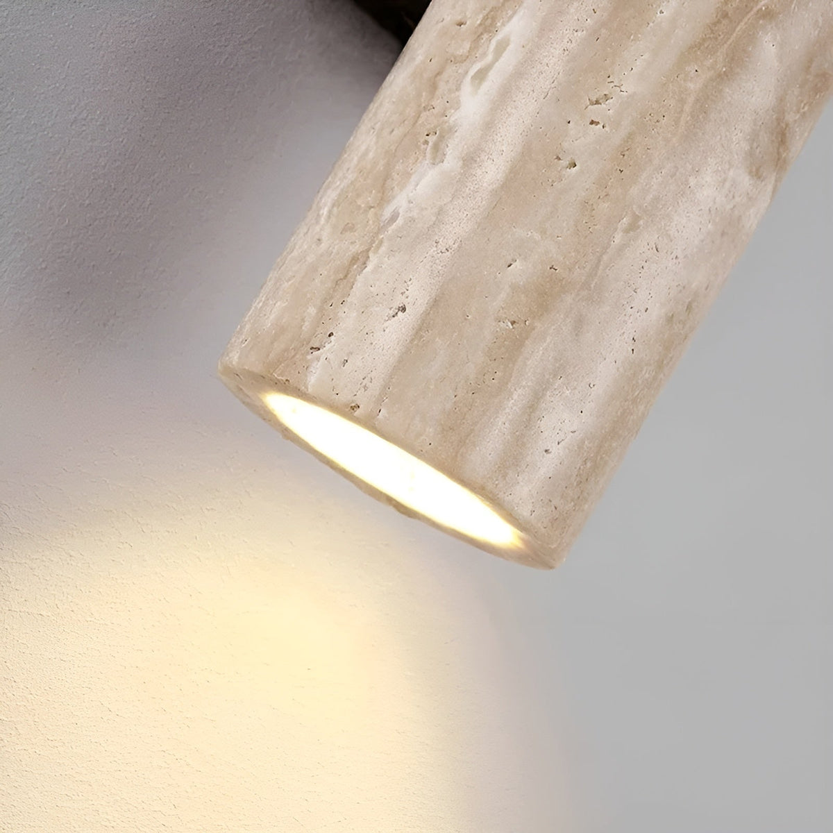LED-væglampe i travertin og natursten, 28-32 cm, varm hvid, op- og nedlys, design til stue og entré