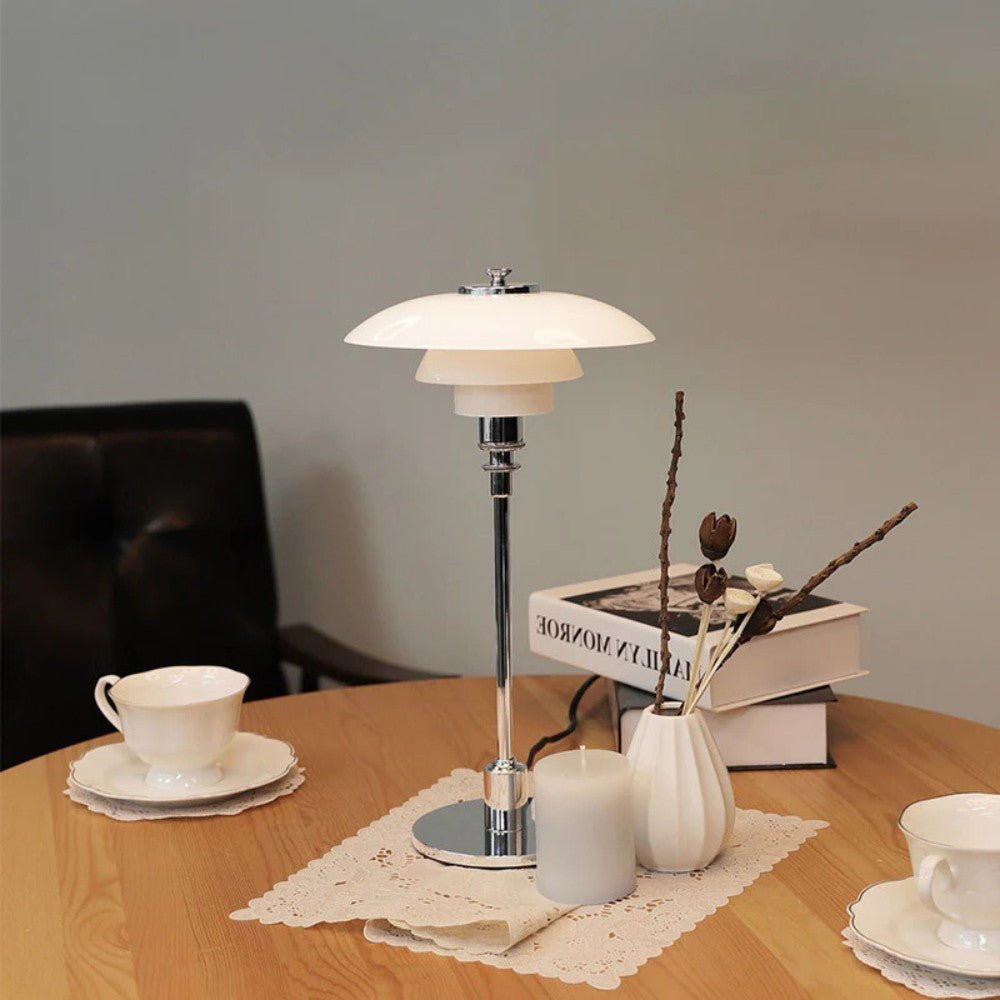 Nordisk bordlampe i glas med E27-fatning