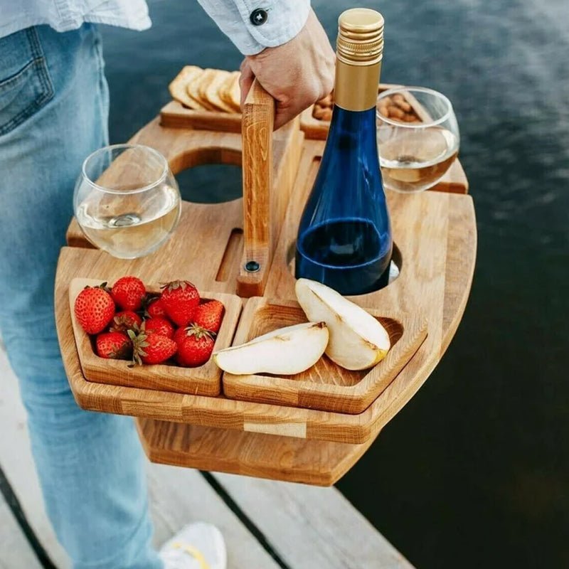 Vinbord i træ til picnic og aperitif – luksuriøst vin- og snackbord til udendørs brug